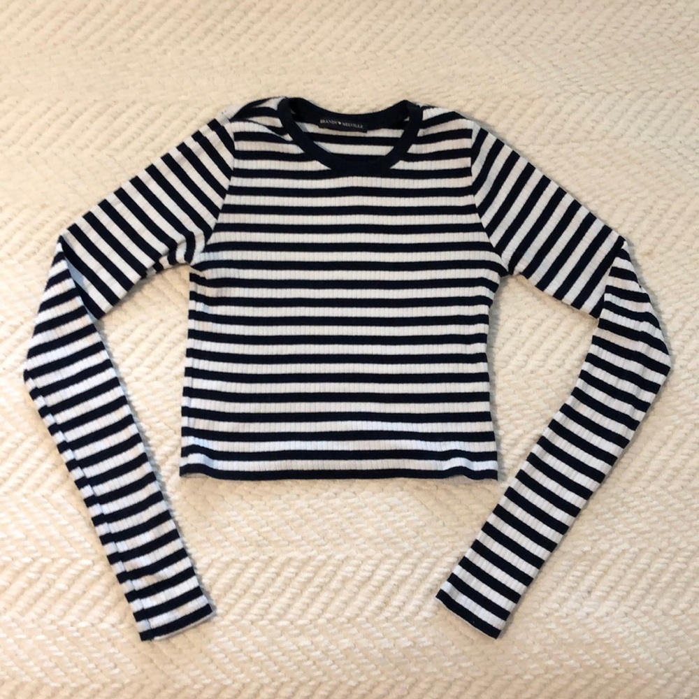 Brandy Melville Stripped Ling sleeve cropped Top